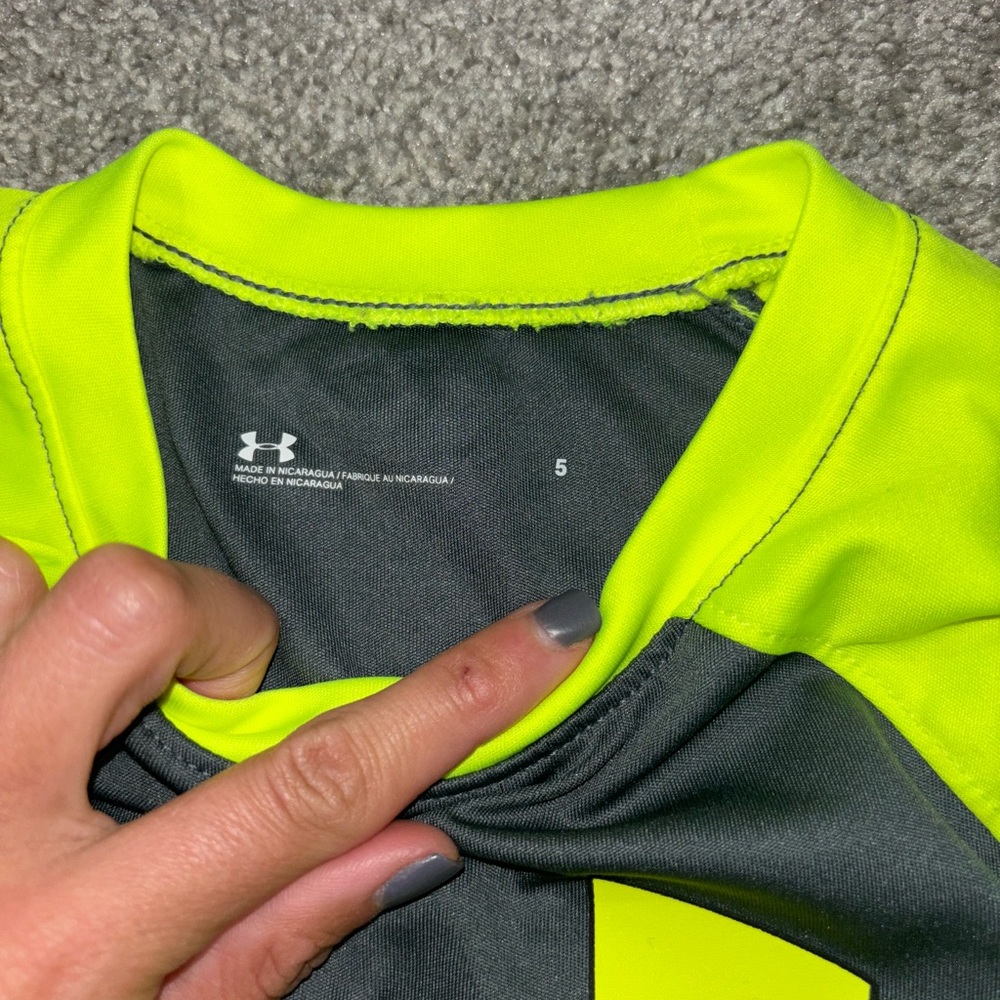 Under Armour top - Picture 3 of 3
